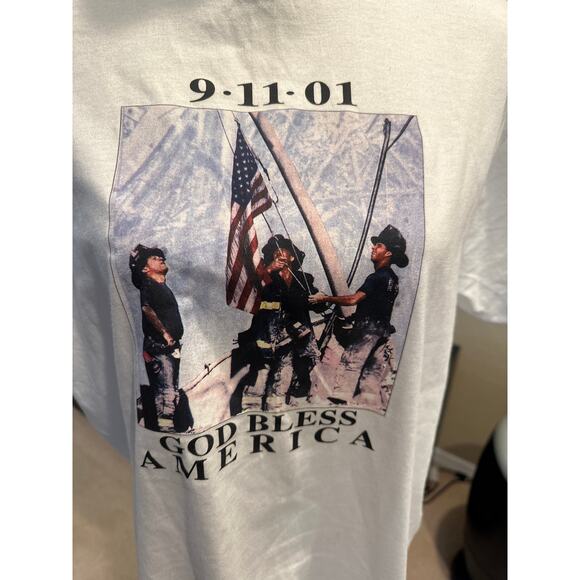 Unisex 9/11 Graphic T-Shirt. Size Large - Picture 2 of 3